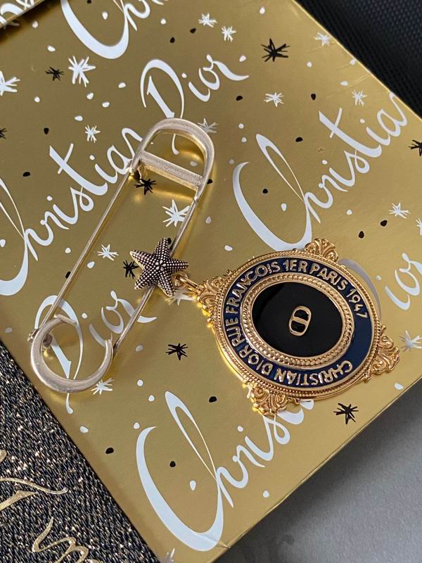 Dior Brooch 07lyr73